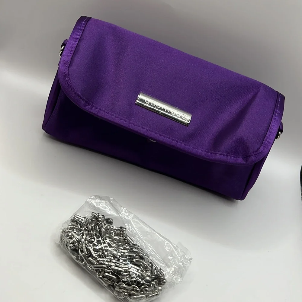 Younique crossbody purse with shoulder chain-New in packaging
